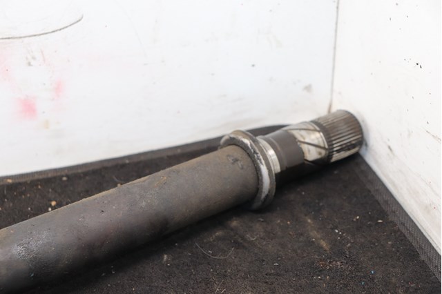 8200575490 Semieje delantero derecho  disponible Utrera