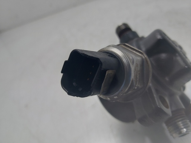 8200584034 Rampa de combustible comprar Sevilla