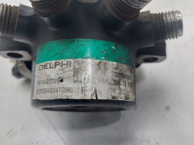 RENAULT 8200584034 Rampa de combustible comprar Tarragona