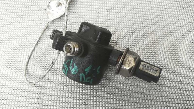 8200584034 RENAULT Rampa de combustible comprar Alcalá