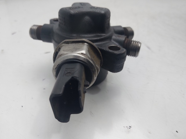 RENAULT 8200584034 Rampa de combustible comprar Barcelona