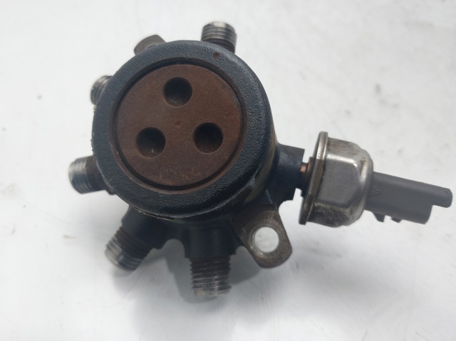 8200584034 Rampa de combustible  en stock Sabadell