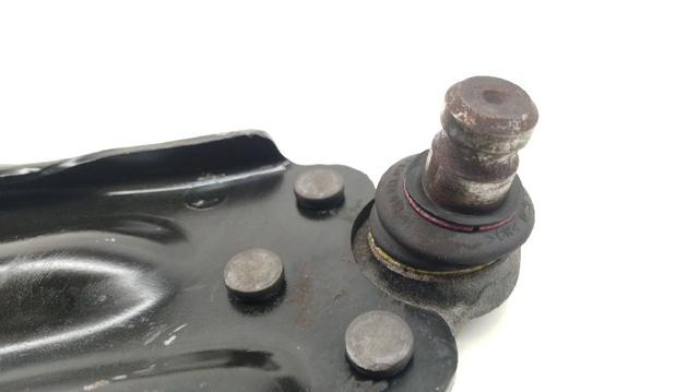 RENAULT 8200586561 Brazo inferior izquierdo de la suspensión delantera  en stock Terrassa