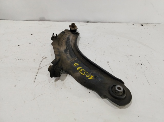 RENAULT 8200586567 Brazo inferior derecho de la suspensión delantera comprar Tarragona