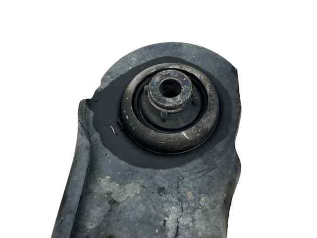 8200586567 Brazo inferior derecho de la suspensión delantera  en stock Granada