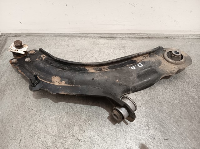 8200586567 Brazo inferior derecho de la suspensión delantera  comprar en Zaragoza