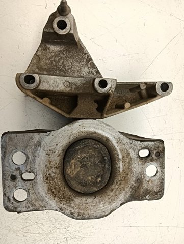 8200592642 RENAULT Soporte de motor derecho  en stock Gandía