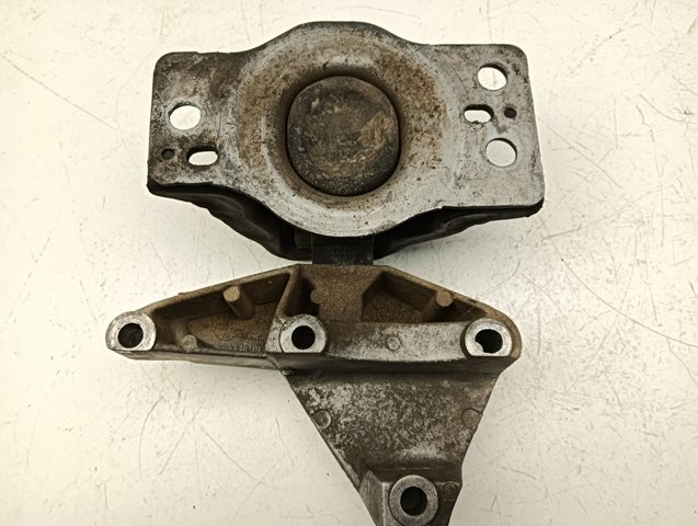 8200592642 Soporte de motor derecho comprar Girona