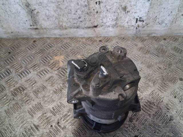 8200600110 RENAULT Compresor de aire acondicionado  en stock Gandía