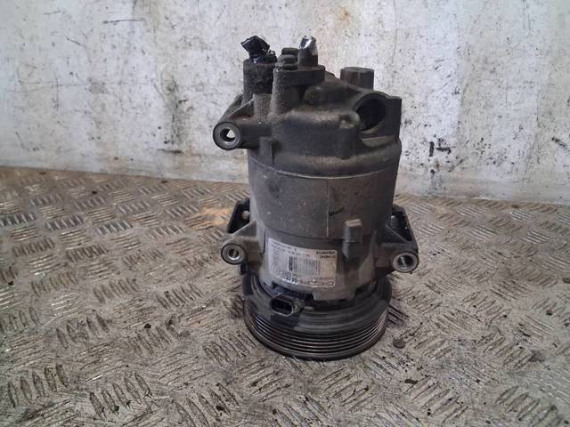 8200600110 RENAULT Compresor de aire acondicionado  en stock Gandía