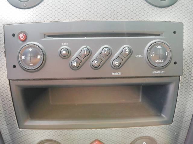 Radio (radio AM/FM) 8200607918 Renault (RVI)