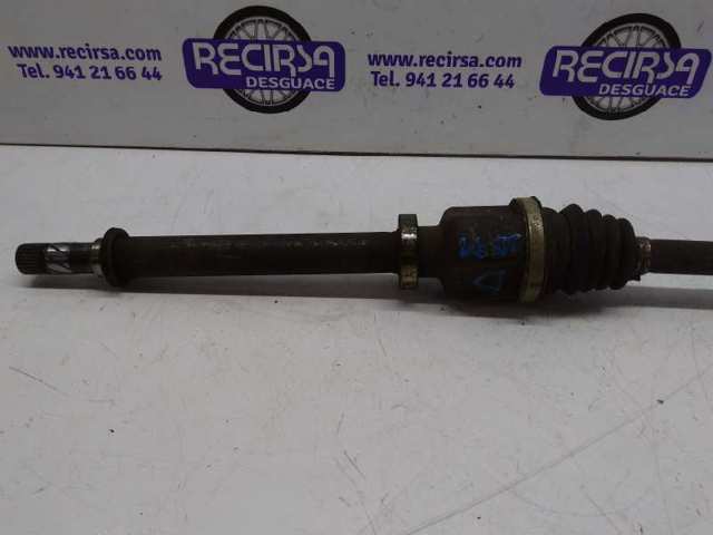 RENAULT 8200618111 Semieje delantero derecho  en stock Salamanca
