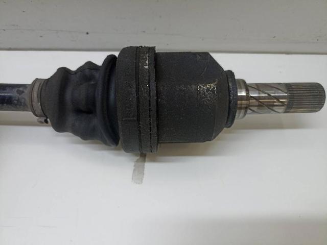 8200618182 RENAULT Semieje delantero izquierdo  en stock Gandía