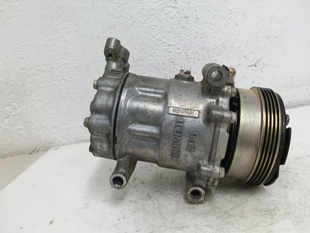 8200618853 RENAULT Compresor de aire acondicionado  comprar en Jaén