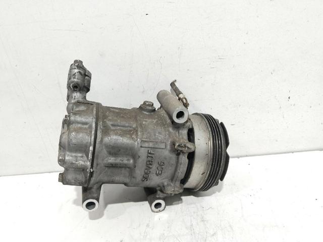 RENAULT 8200618853 Compresor de aire acondicionado  disponible Valladolid