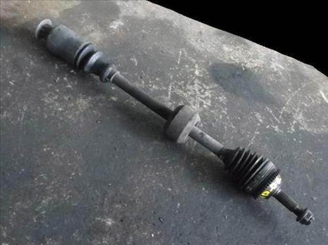Semieje delantero derecho 8200624049 RENAULT
