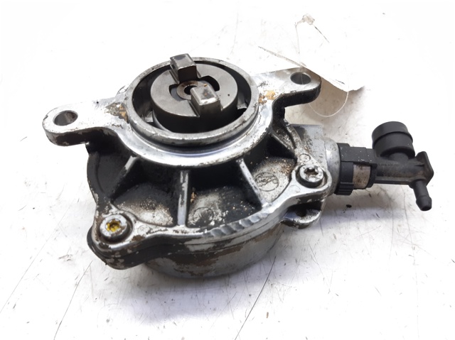 8200640105 RENAULT Bomba de vacío  en stock Huelva