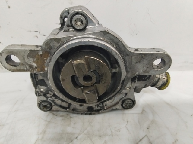 8200640105 RENAULT Bomba de vacío  disponible Alicante