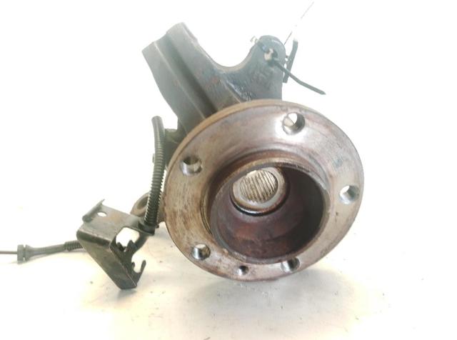 Muñón del eje, soporte de rueda, delantero derecho 8200642123 RENAULT
