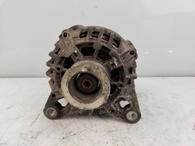 8200654541 RENAULT Alternador  comprar en Jaén