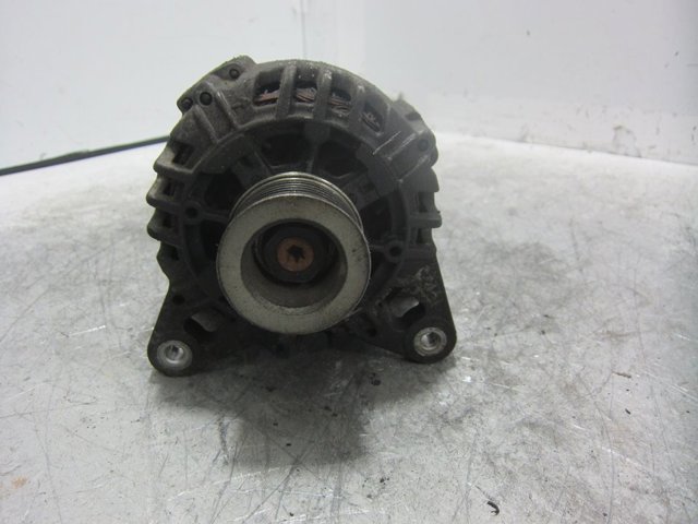 8200654541B Alternador  disponible Málaga