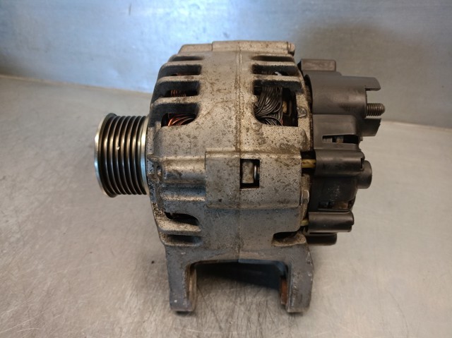 8200654541B RENAULT Alternador  en stock Huelva