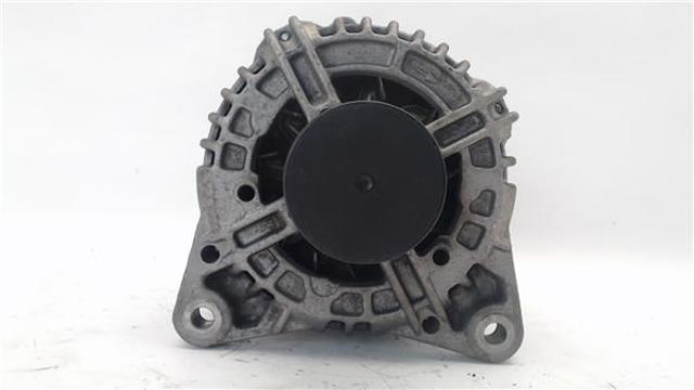 8200660022 RENAULT Alternador  comprar en Jaén
