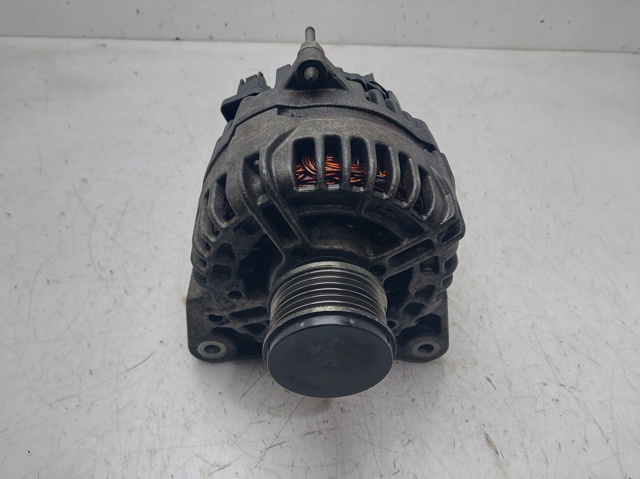 8200660033 RENAULT Alternador  comprar en Jaén