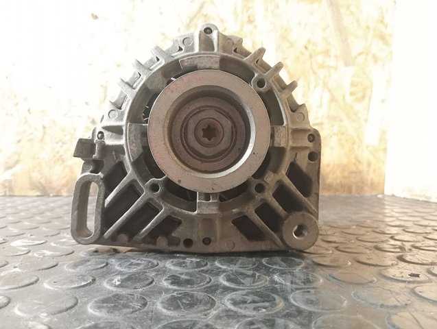 8200660044 Alternador  disponible Utrera