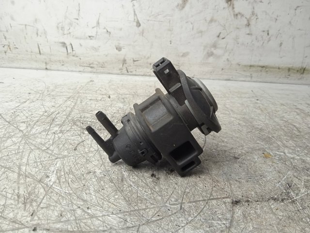8200661049 RENAULT Válvula solenoide de control de presión de sobrealimentación comprar Madrid