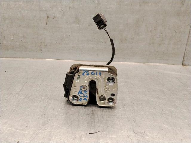 Cerradura inferior de puerta trasera derecha de doble hoja 8200661170 RENAULT