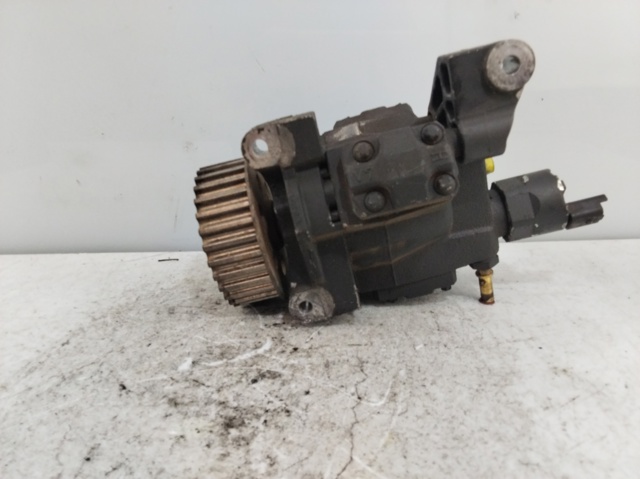 RENAULT 8200663258 Bomba inyectora  en stock Valencia