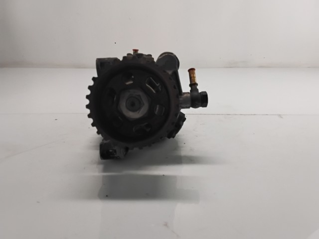 RENAULT 8200663258 Bomba de alta presión de combustible  comprar en Albacete