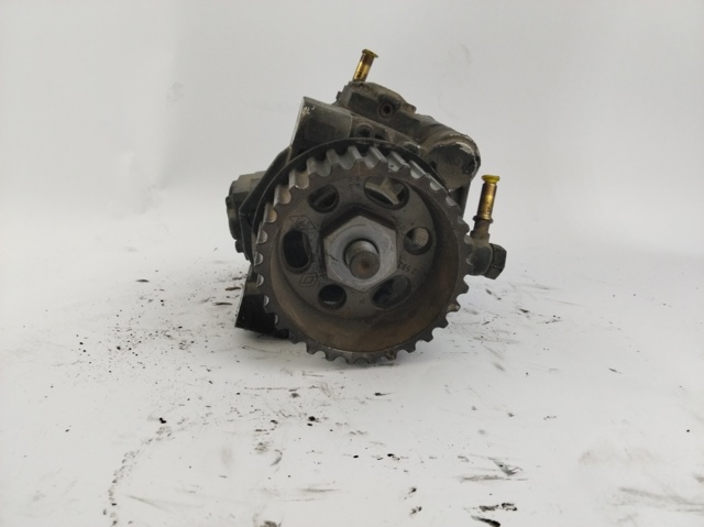 8200663258 RENAULT Bomba de alta presión de combustible  comprar en Oviedo