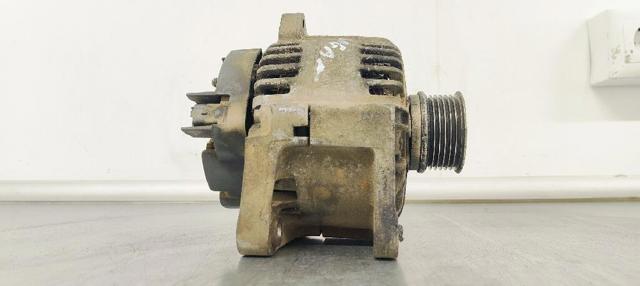Alternador del motor 8200667607 RENAULT