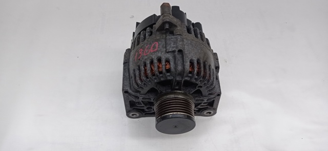 8200667608 Alternador  disponible Utrera