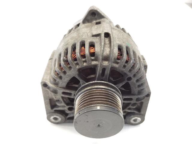 8200667608 Alternador  disponible Málaga