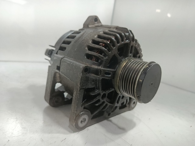 RENAULT 8200667608 Alternador  en stock Salamanca