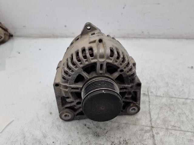 8200667608 RENAULT Alternador  en stock Gandía