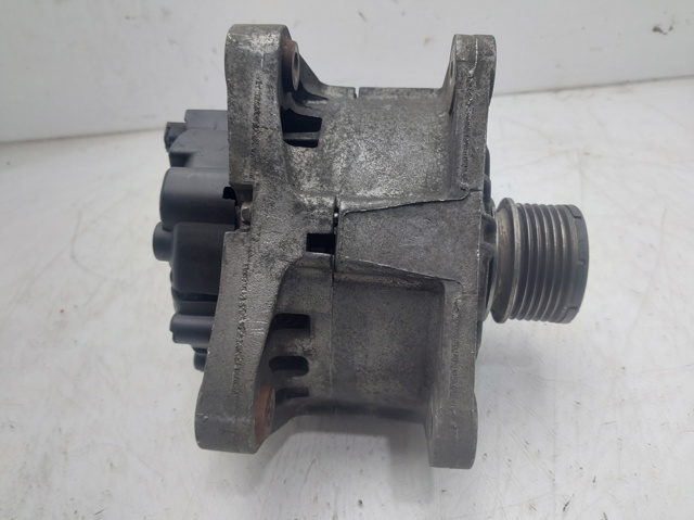 8200667608 RENAULT Alternador comprar Madrid