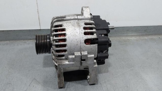8200667618 RENAULT Alternador  comprar en Lleida