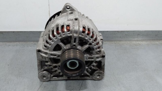 RENAULT 8200667618 Alternador  en stock Terrassa