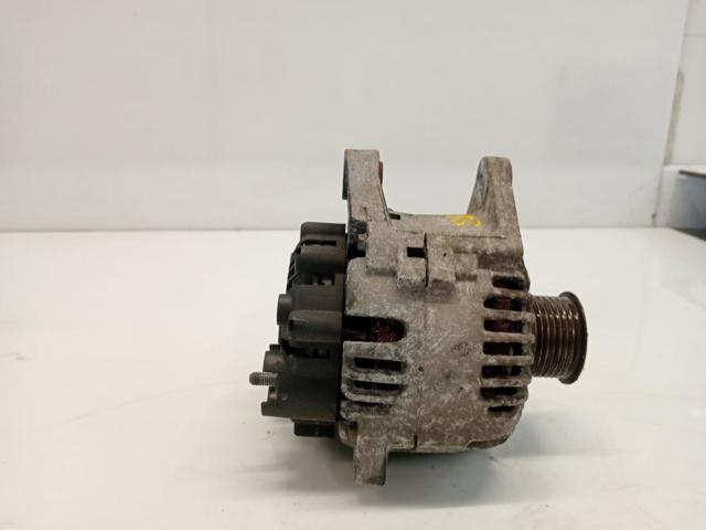 8200667618 RENAULT Alternador  comprar en Jaén