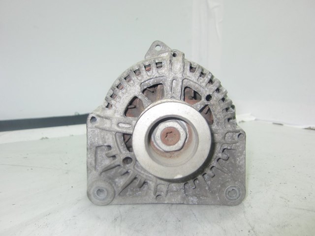 RENAULT 8200667619 Alternador  en stock Salamanca