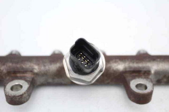 8200669695 RENAULT Regulador de presión de combustible comprar Bilbao