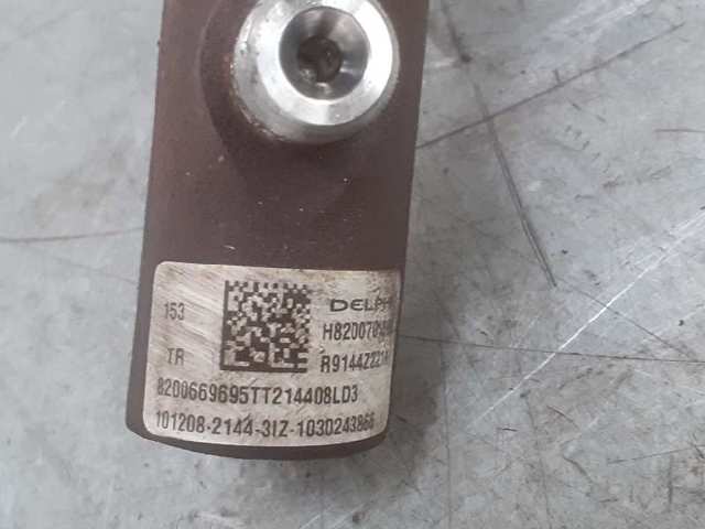 RENAULT 8200669695 Regulador de presión de combustible  en stock Terrassa