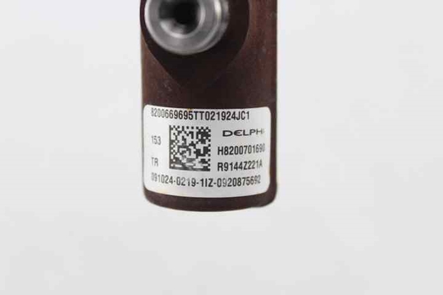 8200669695 RENAULT Regulador de presión de combustible comprar Alcalá