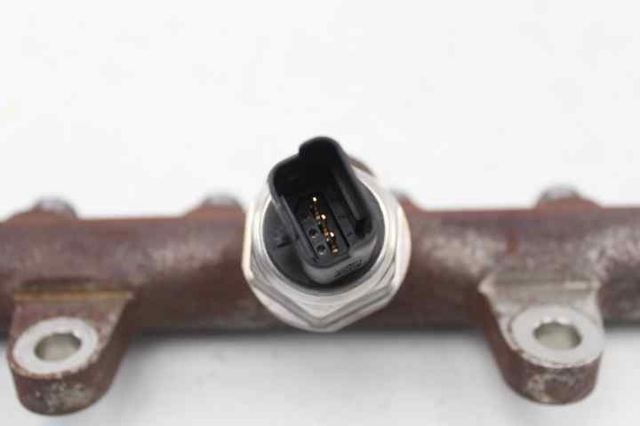 8200669695 RENAULT Regulador de presión de combustible en el riel de inyectores  comprar en Jaén