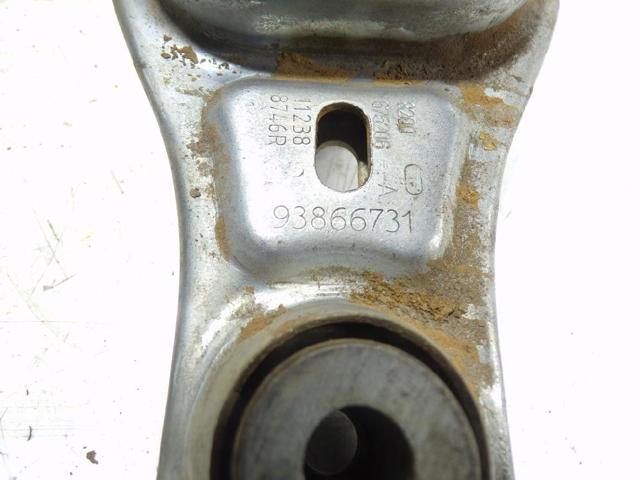 8200675206 Soporte trasero del motor  disponible Málaga