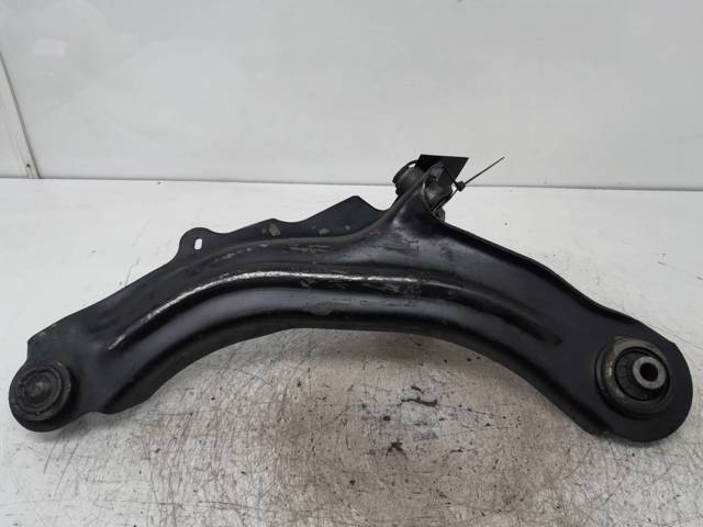 8200679067 Brazo inferior derecho de la suspensión delantera comprar Almería